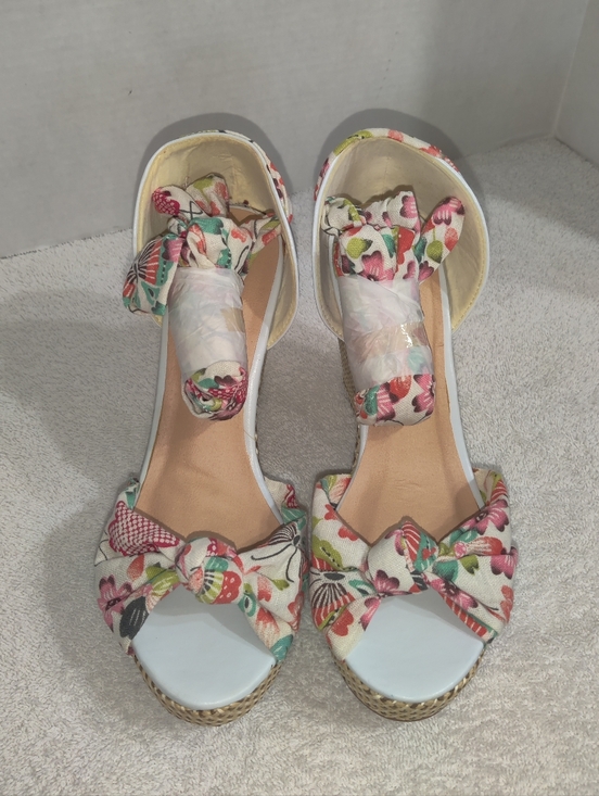 Shoes - Floral Bow Ankle-Strap Wedge Sandals White Multicolor